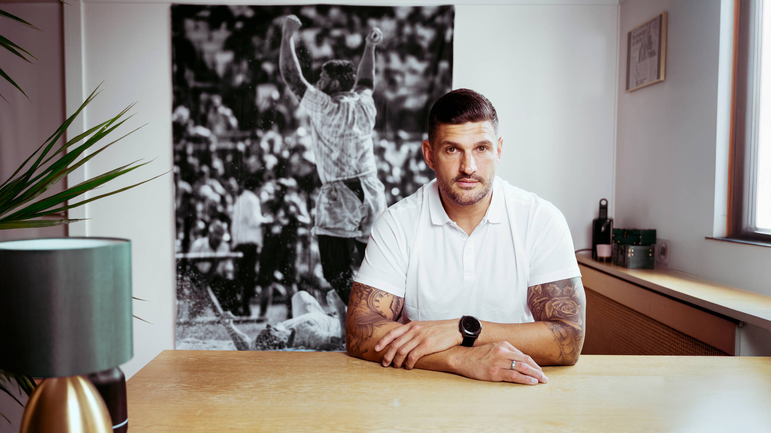 michael-bless-mentalcoach-gais.jpg Michael Bless Mentalcoach und Hypnosetherapeut in seiner Praxis in Gais (Appenzell AR)